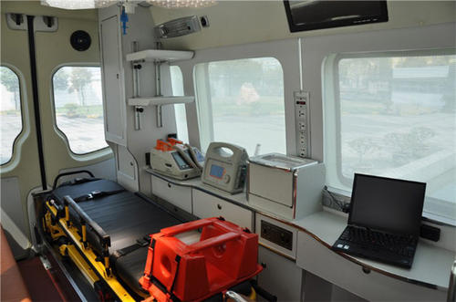 蓟州区救护车内部